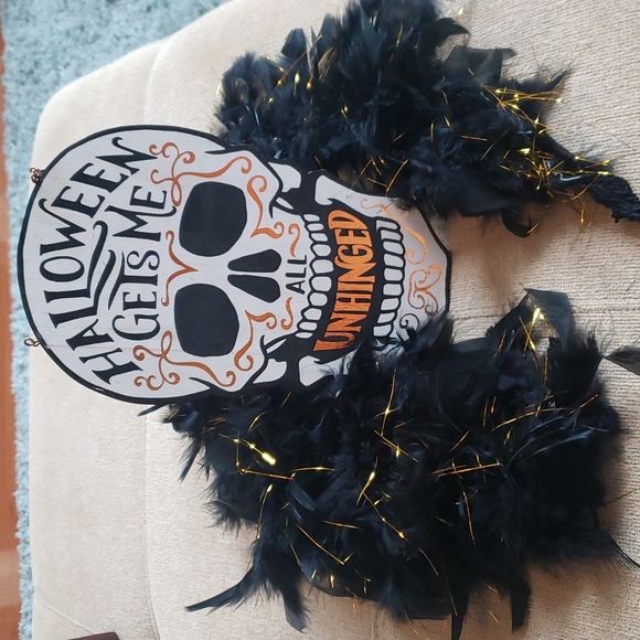 Halloween Skull Sign and Feather Boa - Picture 1 of 5
